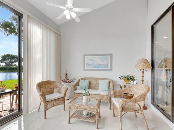 8224 Cassia Dr, Boynton Beach FL 33472