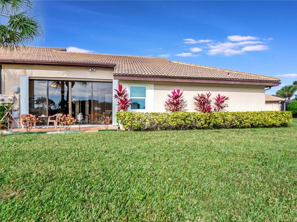8224 Cassia Dr, Boynton Beach FL 33472