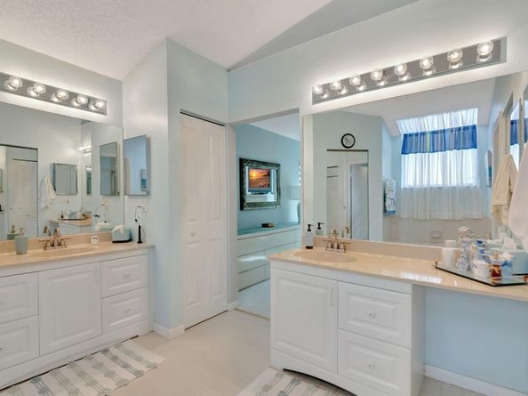 8224 Cassia Dr, Boynton Beach FL 33472