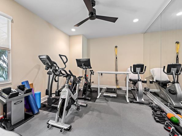 1727 W Hemingway Drive, Juno Beach FL 33408