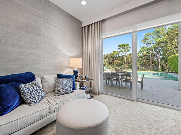 1727 W Hemingway Drive, Juno Beach FL 33408