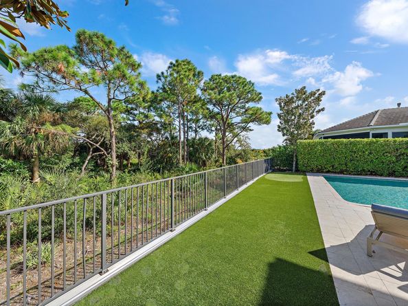 1727 W Hemingway Drive, Juno Beach FL 33408