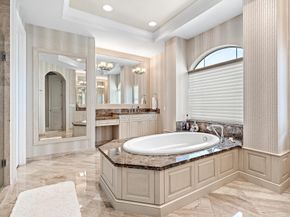 1727 W Hemingway Drive, Juno Beach FL 33408