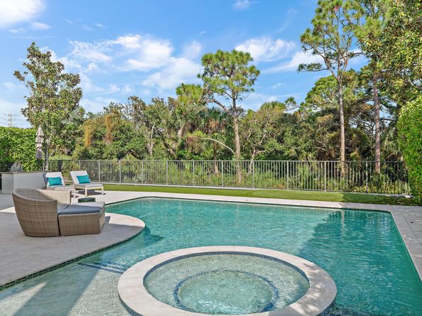 1727 W Hemingway Drive, Juno Beach FL 33408