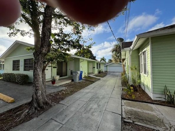 418 NE 4th St, Pompano Beach FL 33060