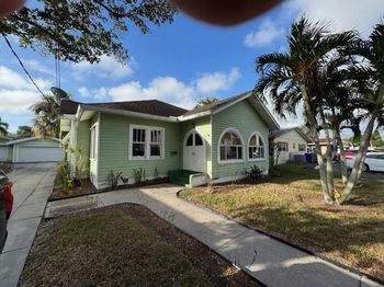 418 NE 4th St