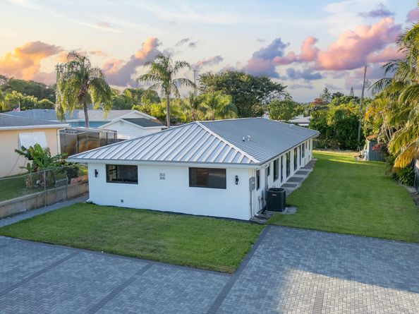 303/305 De Carie Street, Delray Beach FL 33444