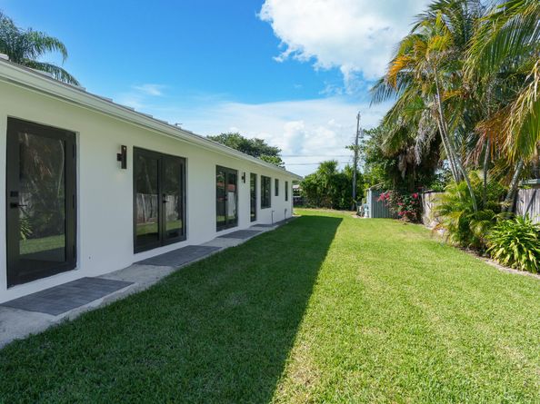 303/305 De Carie Street, Delray Beach FL 33444