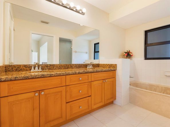 662 Mariners Way, Boynton Beach FL 33435