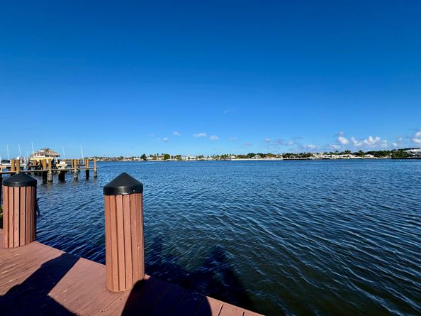 662 Mariners Way, Boynton Beach FL 33435