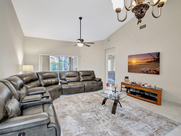 9720 Malvern Dr, Tamarac FL 33321