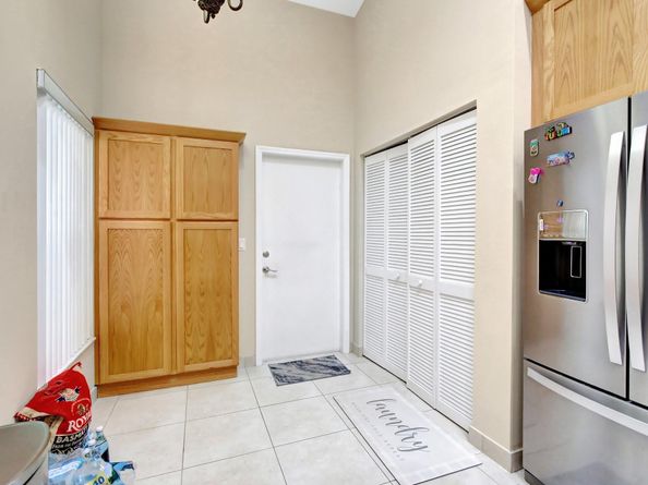 9720 Malvern Dr, Tamarac FL 33321