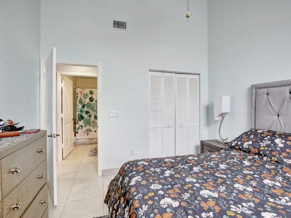 9720 Malvern Dr, Tamarac FL 33321