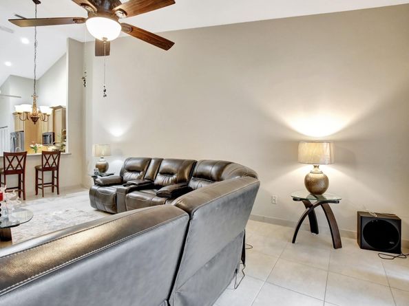 9720 Malvern Dr, Tamarac FL 33321