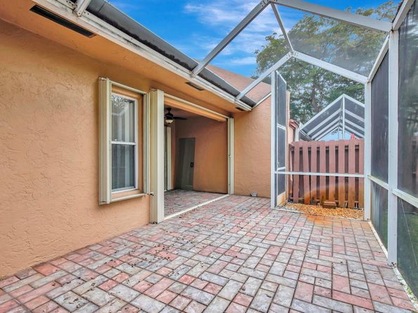 9720 Malvern Dr, Tamarac FL 33321