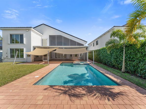 5318 SW 195th Terrace, Miramar FL 33029