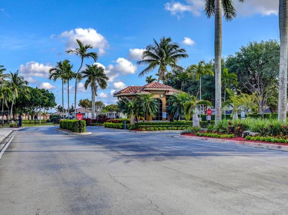 6088 Eaton Street, West Palm Beach FL 33411