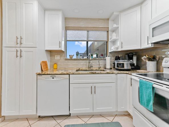 15217 Lakes Of Delray Boulevard 117, Delray Beach FL 33484