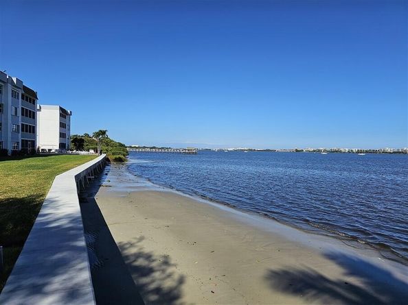 1502 S Lakeside Drive 118, Lake Worth Beach FL 33460