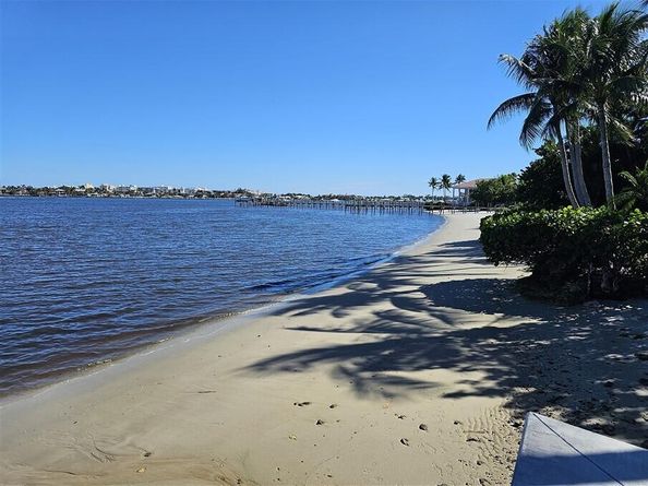 1502 S Lakeside Drive 118, Lake Worth Beach FL 33460