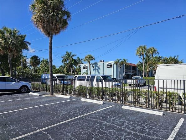 1502 S Lakeside Drive 118, Lake Worth Beach FL 33460