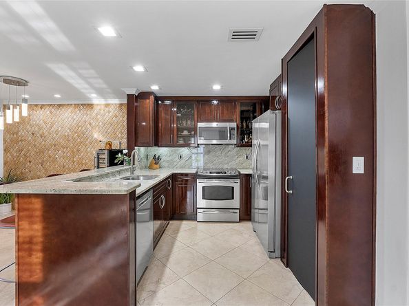 3221 NE 16 Street 100, Pompano Beach FL 33062