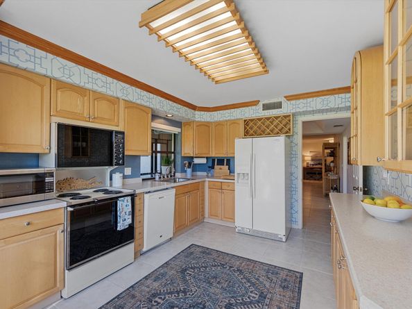 17166 Waterbend Drive 111, Jupiter FL 33477