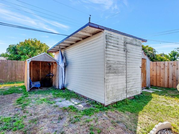 3890 Ocala Road, Lake Worth FL 33462