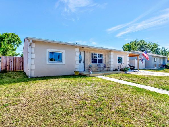 3890 Ocala Road, Lake Worth FL 33462