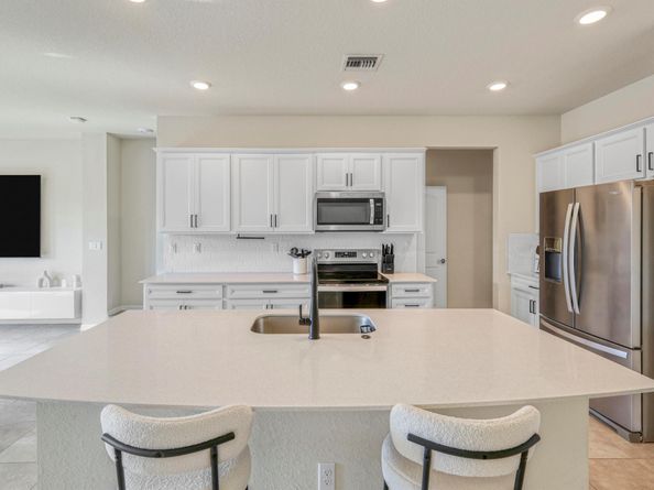 2220 Appleton Circle S, Oakland Park FL 33309