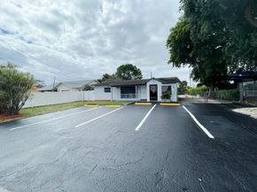 840 NW 33 Street, Oakland Park FL 33309