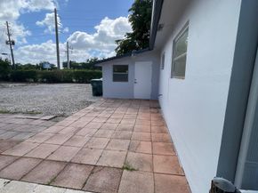 840 NW 33 Street, Oakland Park FL 33309