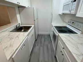4561 W Mcnab Road 17, Pompano Beach FL 33069