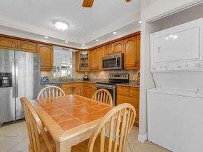 7340 Lake Circle Dr 301, Margate FL 33063