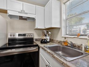 113 Windsor F, West Palm Beach FL 33417