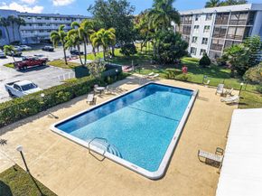 112 Royal Park Drive 3H, Oakland Park FL 33309