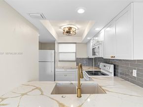 112 Royal Park Drive 3H, Oakland Park FL 33309