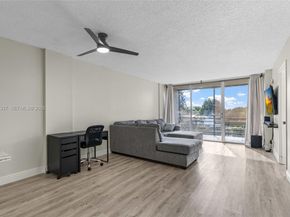112 Royal Park Drive 3H, Oakland Park FL 33309