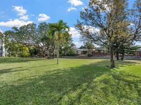 112 Royal Park Drive 3H, Oakland Park FL 33309