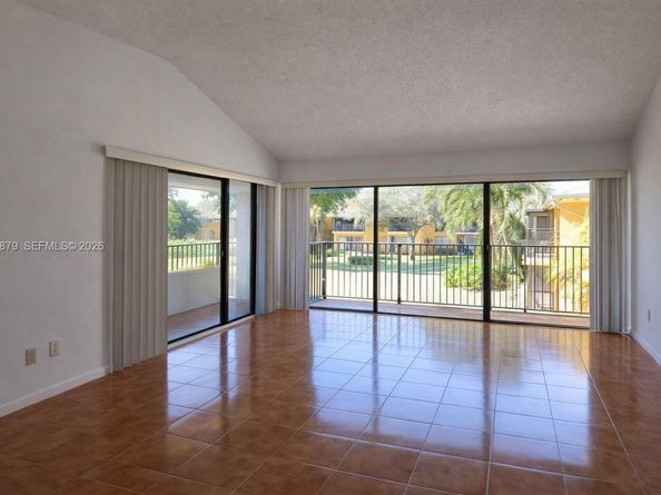 5821 Washington Street 32, Hollywood FL 33023