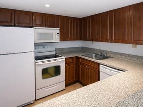5821 Washington Street 32, Hollywood FL 33023