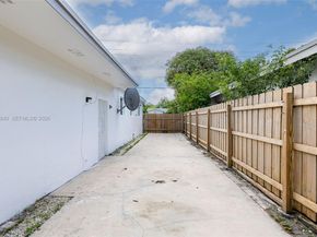 132 SW 2nd Avenue, Hallandale Beach FL 33009