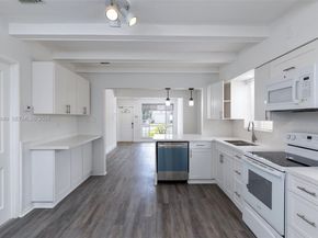 132 SW 2nd Avenue, Hallandale Beach FL 33009
