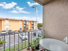 9423 SW 76th Street W21, Miami FL 33173