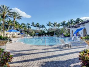 17921 Villa Club Way, Boca Raton FL 33496