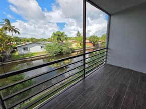 108 Royal Park Drive 2H, Oakland Park FL 33309