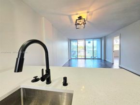108 Royal Park Drive 2H, Oakland Park FL 33309