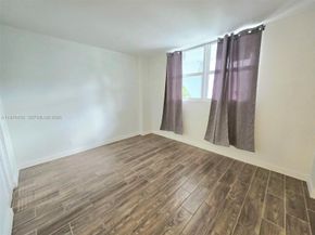 108 Royal Park Drive 2H, Oakland Park FL 33309