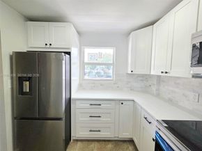 108 Royal Park Drive 2H, Oakland Park FL 33309