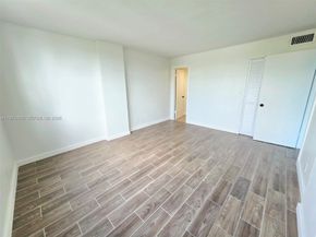 108 Royal Park Drive 2H, Oakland Park FL 33309